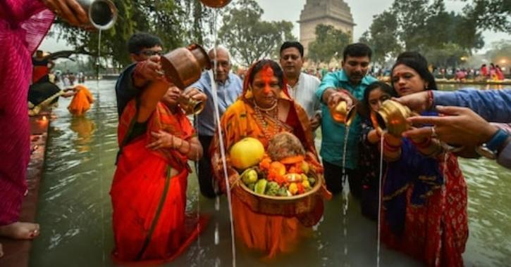 On Auspicious Occasion, German Woman Performs Chhath Puja With Husband In Gorakhpur