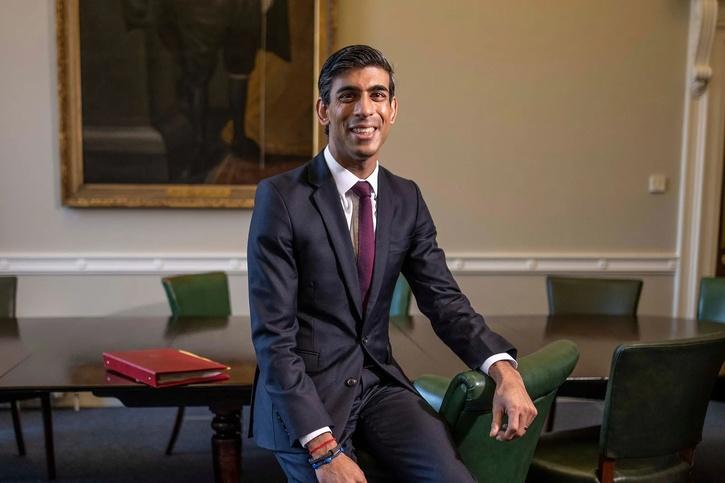 Meet Rishi Sunak: UK’s First Non-White Prime Minister, A Practicing Hindu With Indian Roots