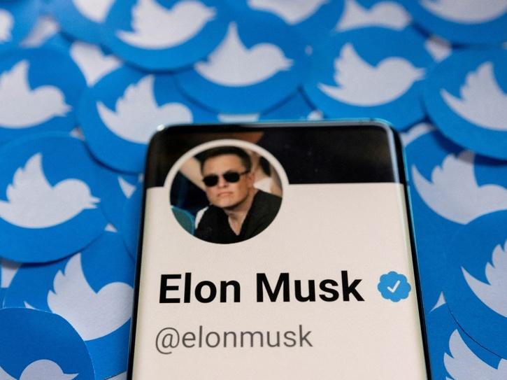 Elon Musk Says He’ll Make iPhones, Android If Apple, Google Remove Twitter From App Stores